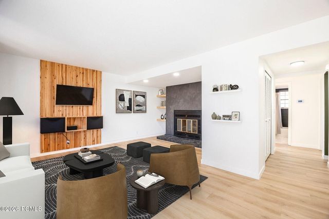 874 Schneitter Circle Apt 5, Midway, UT 84049