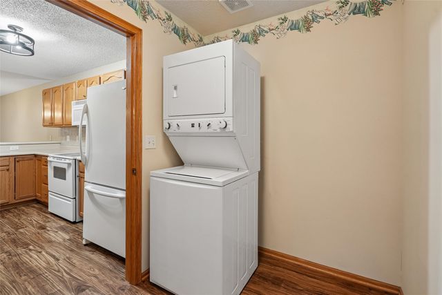 9508 Ironwood Lane, Johnston, IA 50131