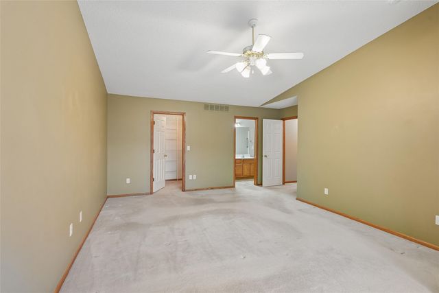 9508 Ironwood Lane, Johnston, IA 50131