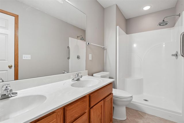 9508 Ironwood Lane, Johnston, IA 50131