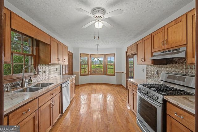 382 Indian Lake Court, Hiram, GA 30141