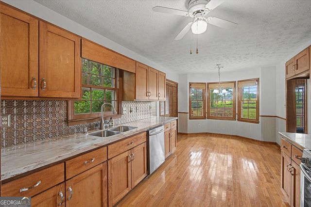 382 Indian Lake Court, Hiram, GA 30141