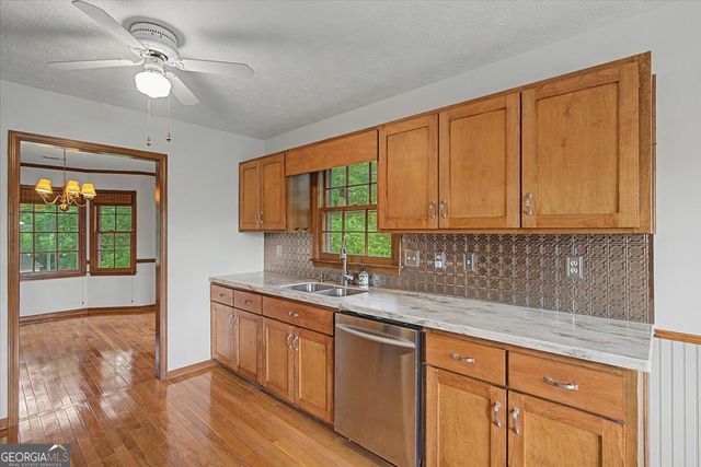 382 Indian Lake Court, Hiram, GA 30141