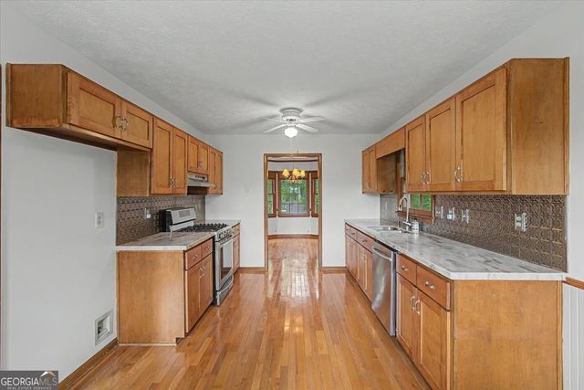 382 Indian Lake Court, Hiram, GA 30141