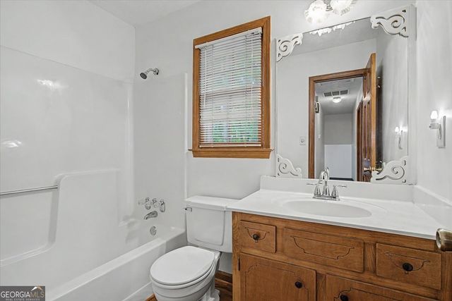 382 Indian Lake Court, Hiram, GA 30141