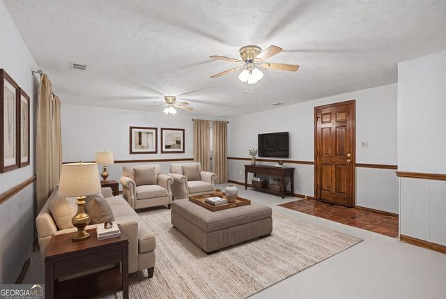 382 Indian Lake Court, Hiram, GA 30141