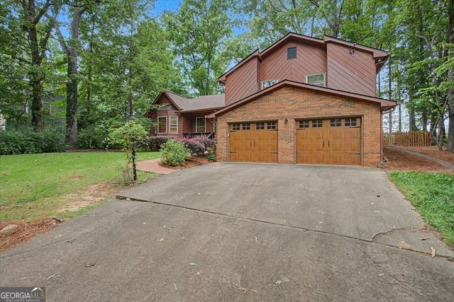 382 Indian Lake Court, Hiram, GA 30141