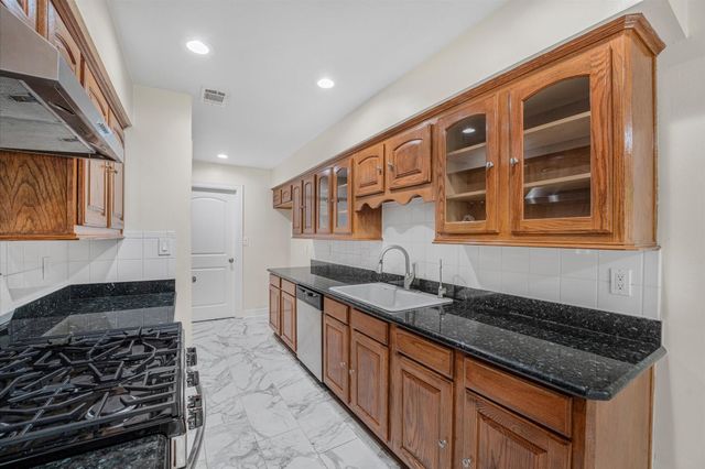 6130 Briar Terrace Drive, Houston, TX 77072