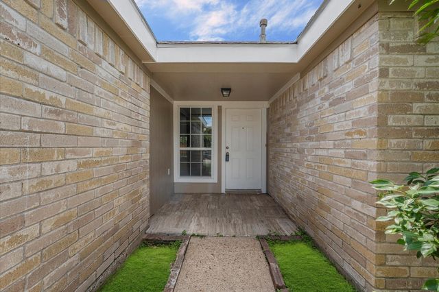 6130 Briar Terrace Drive, Houston, TX 77072