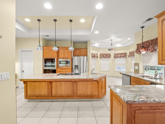 203 W Bluff Avenue, Fresno, CA 93711