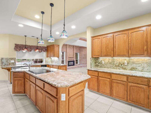 203 W Bluff Avenue, Fresno, CA 93711