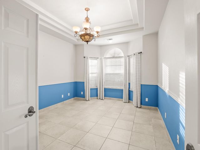 203 W Bluff Avenue, Fresno, CA 93711