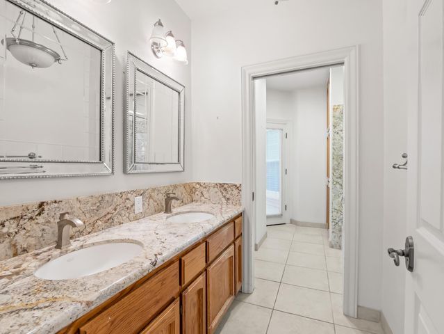 203 W Bluff Avenue, Fresno, CA 93711