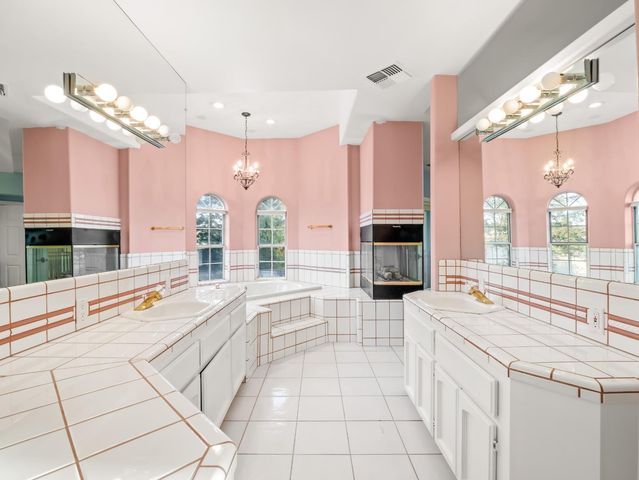 203 W Bluff Avenue, Fresno, CA 93711