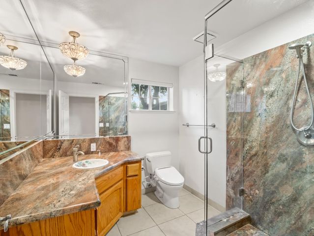 203 W Bluff Avenue, Fresno, CA 93711