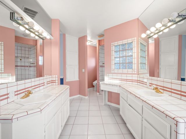 203 W Bluff Avenue, Fresno, CA 93711