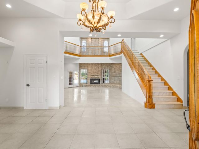 203 W Bluff Avenue, Fresno, CA 93711