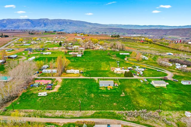 100 Trepanier Ct, Tieton, WA 98947