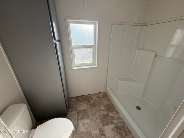 100 Trepanier Ct, Tieton, WA 98947