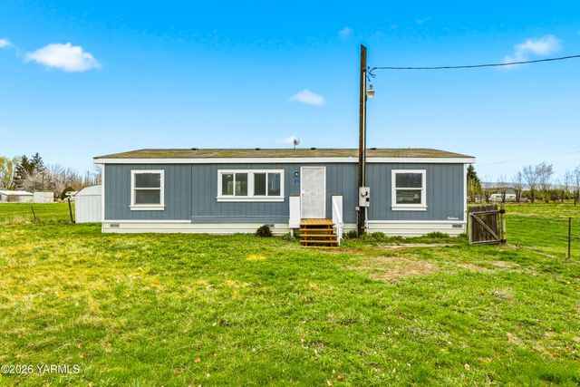 100 Trepanier Ct, Tieton, WA 98947