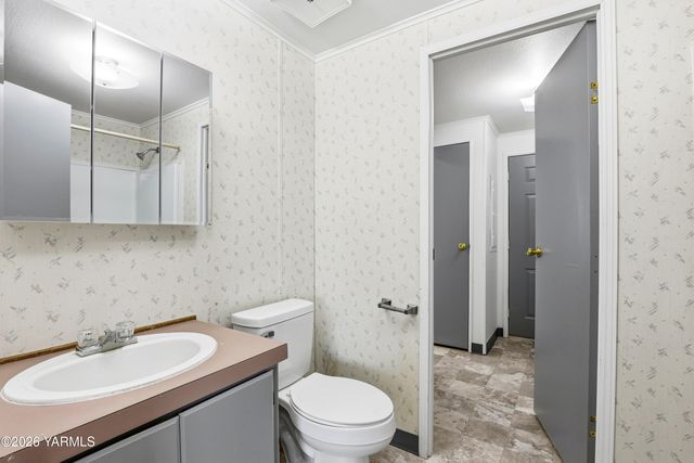 100 Trepanier Ct, Tieton, WA 98947