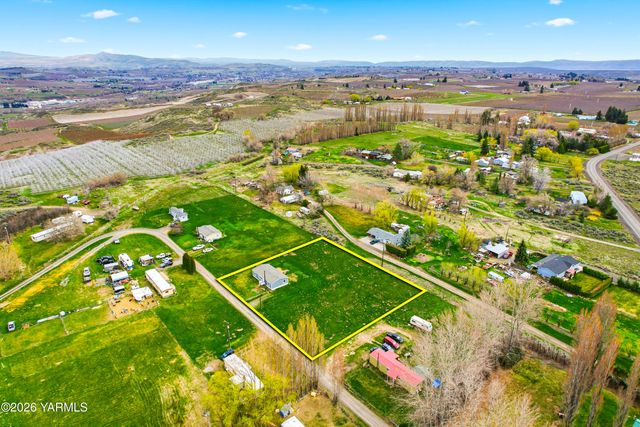 100 Trepanier Ct, Tieton, WA 98947