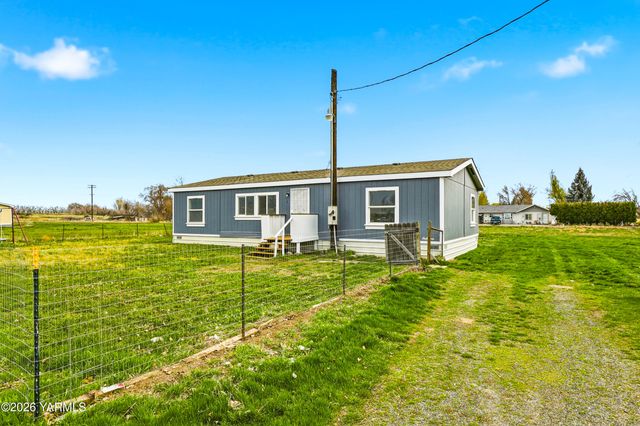 100 Trepanier Ct, Tieton, WA 98947