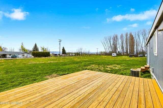 100 Trepanier Ct, Tieton, WA 98947