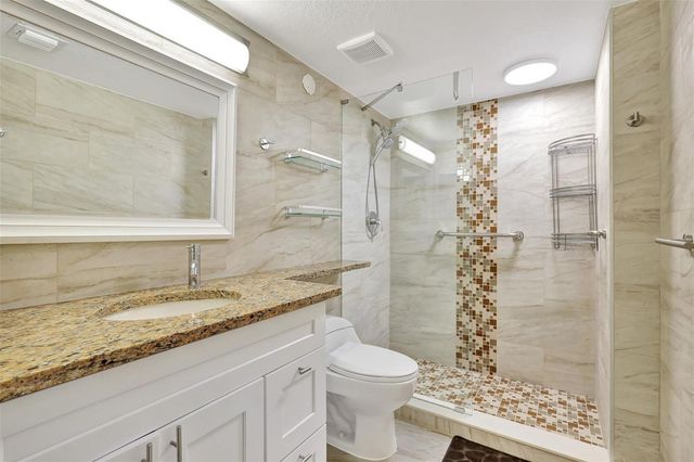 310 Villa Circle 310, Boynton Beach, FL 33435