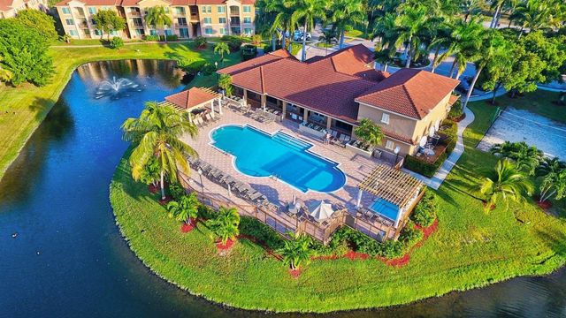 310 Villa Circle 310, Boynton Beach, FL 33435