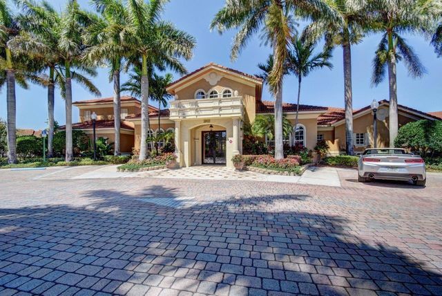 310 Villa Circle 310, Boynton Beach, FL 33435