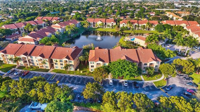310 Villa Circle 310, Boynton Beach, FL 33435