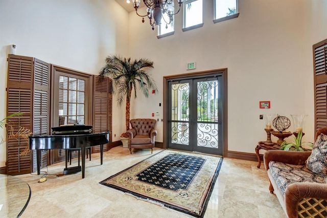 310 Villa Circle 310, Boynton Beach, FL 33435