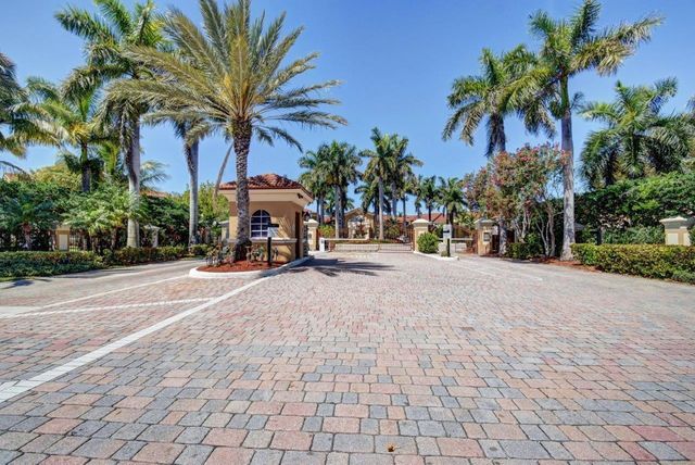 310 Villa Circle 310, Boynton Beach, FL 33435