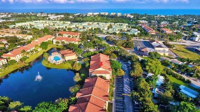 310 Villa Circle 310, Boynton Beach, FL 33435