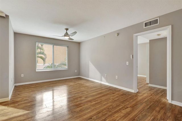 310 Villa Circle 310, Boynton Beach, FL 33435