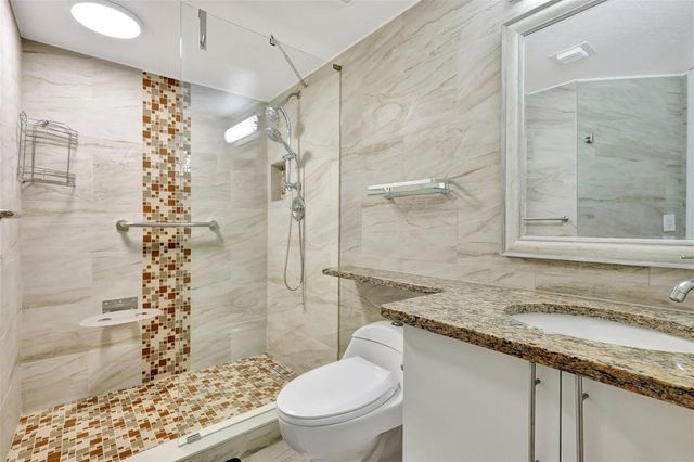 310 Villa Circle 310, Boynton Beach, FL 33435