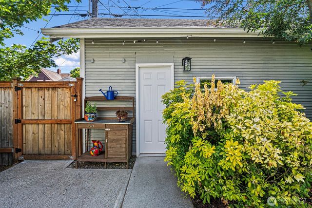 1225 N Anderson Street, Tacoma, WA 98406