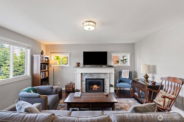 1225 N Anderson Street, Tacoma, WA 98406