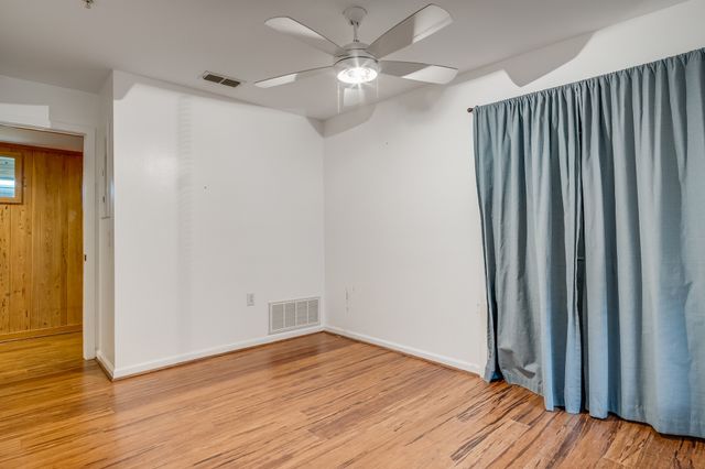 921 NW 9th Street, Grand Prairie, TX 75050