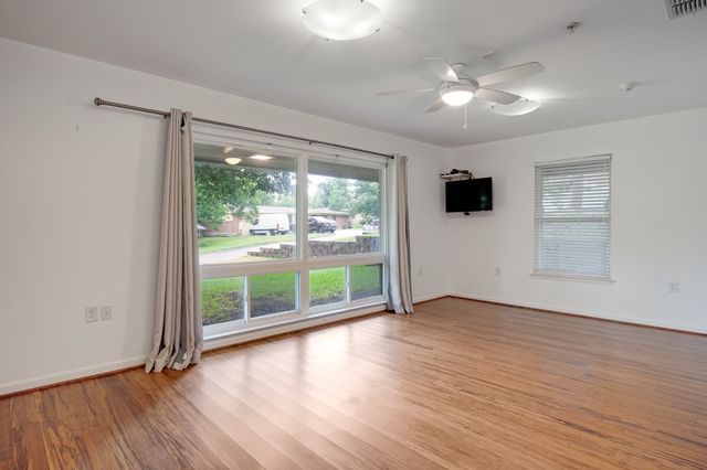 921 NW 9th Street, Grand Prairie, TX 75050
