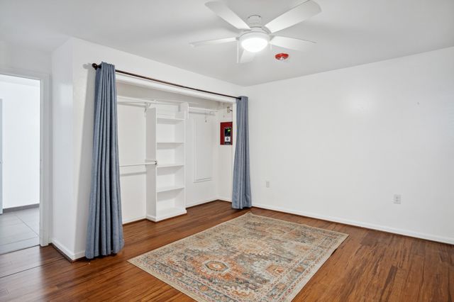 921 NW 9th Street, Grand Prairie, TX 75050