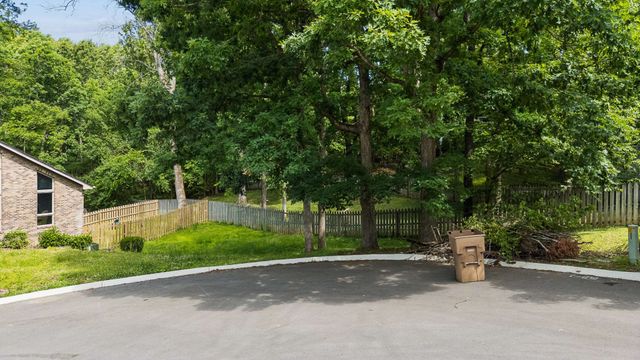 804 Harpeth Trace Pl, Nashville, TN 37221