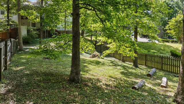 804 Harpeth Trace Pl, Nashville, TN 37221