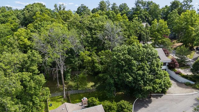 804 Harpeth Trace Pl, Nashville, TN 37221