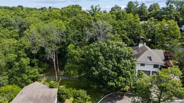 804 Harpeth Trace Pl, Nashville, TN 37221