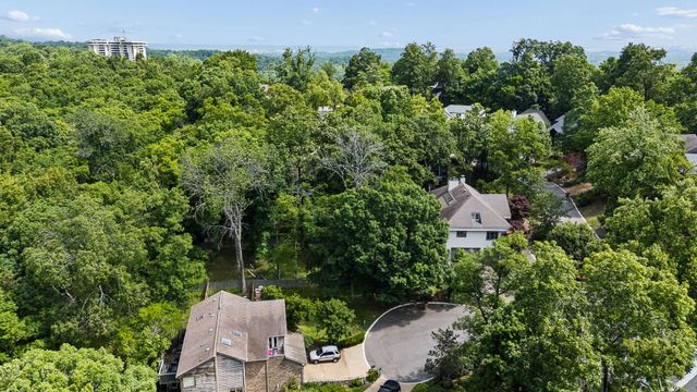 804 Harpeth Trace Pl, Nashville, TN 37221