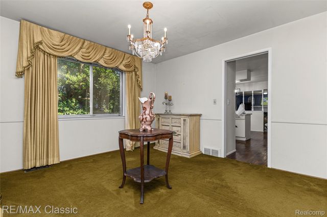 27036 Arlington Drive, Southfield, MI 48076
