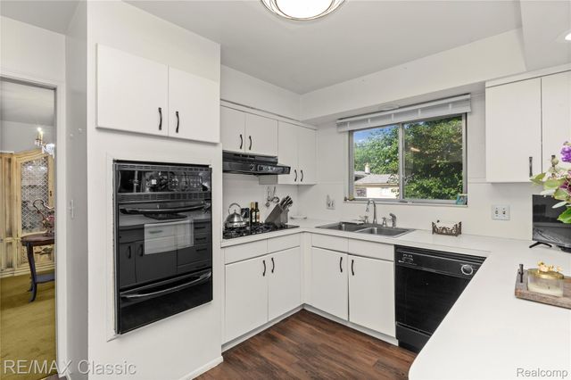 27036 Arlington Drive, Southfield, MI 48076