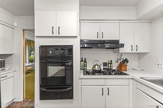 27036 Arlington Drive, Southfield, MI 48076